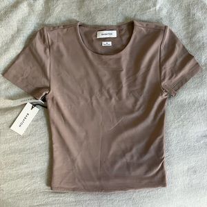 Babaton beige scultpt cropped T in XS